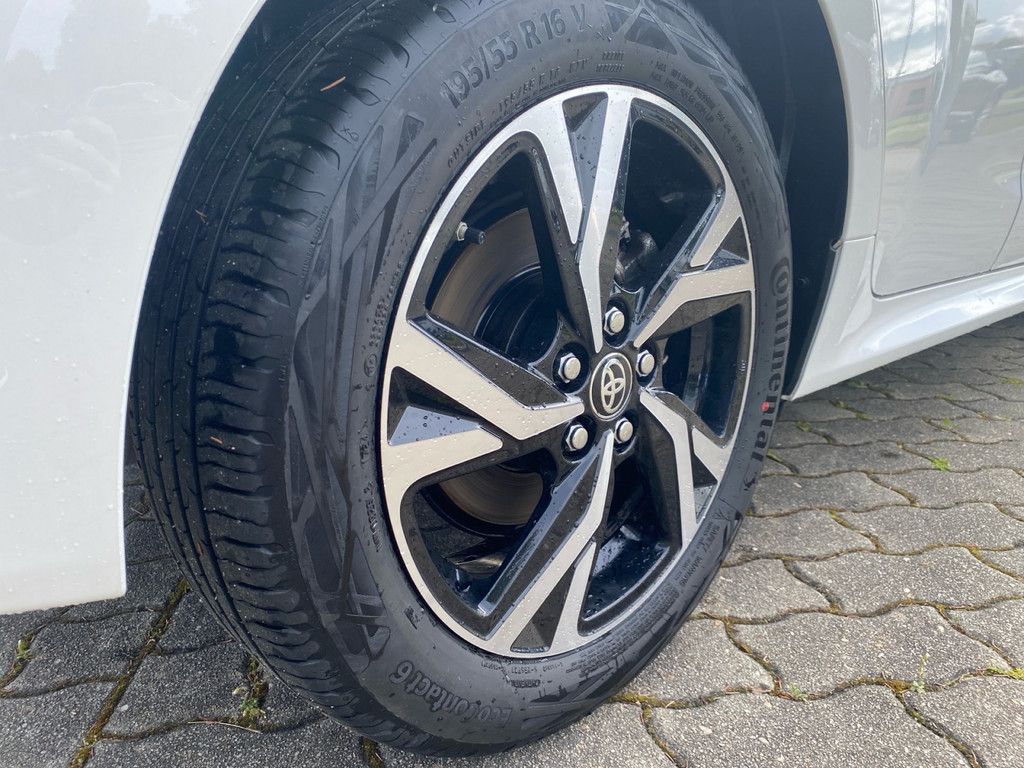 Toyota Yaris 1.5 Hybrid Style PDC SHZ KAMERA ACC LED