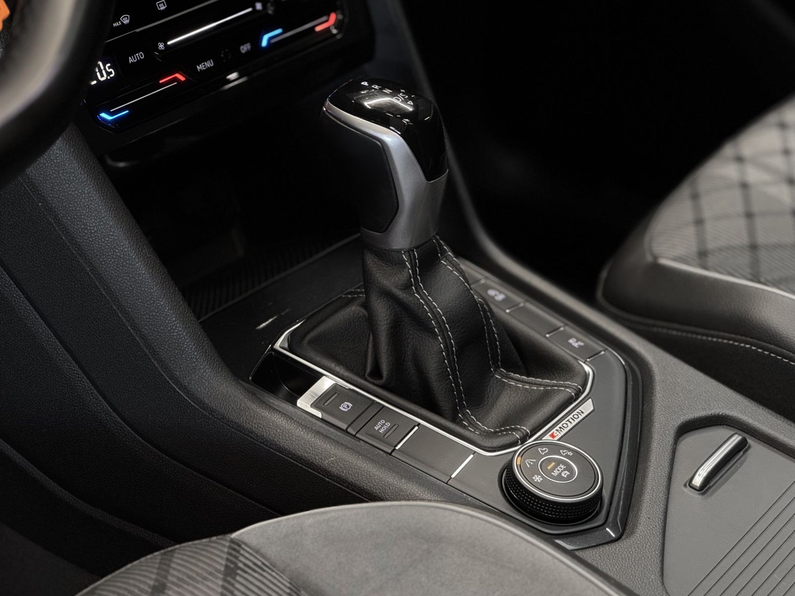 Volkswagen Tiguan R-Line 4M - Samsaru's Car Outlet