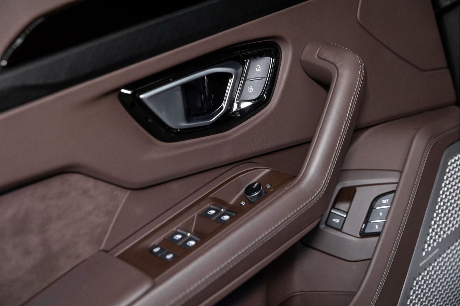 Lamborghini Urus S - Samsaru's Car Outlet