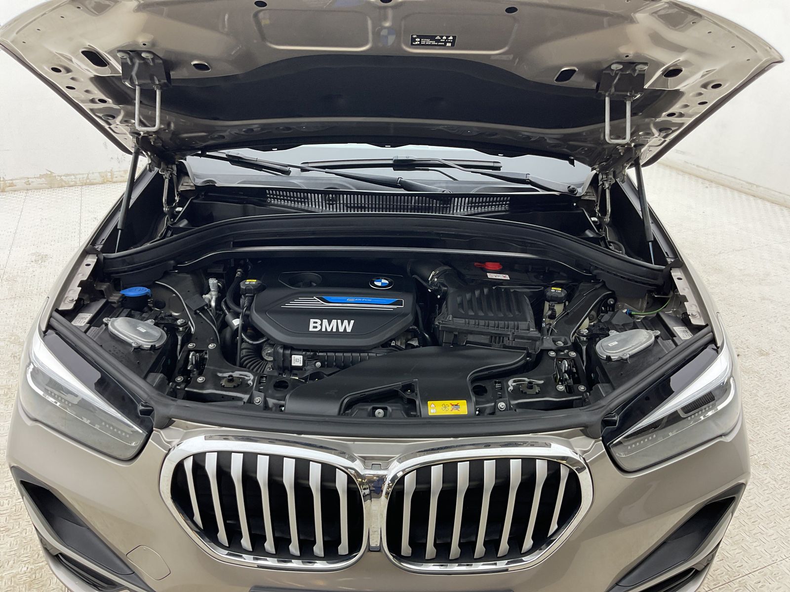 BMW X1 xDrive25e - Samsaru's Car Outlet