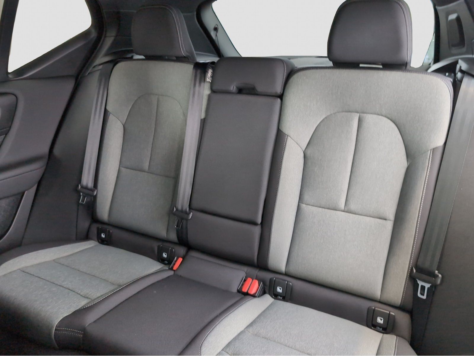 Volvo XC40 B3 Plus Dark - Samsaru's Car Outlet