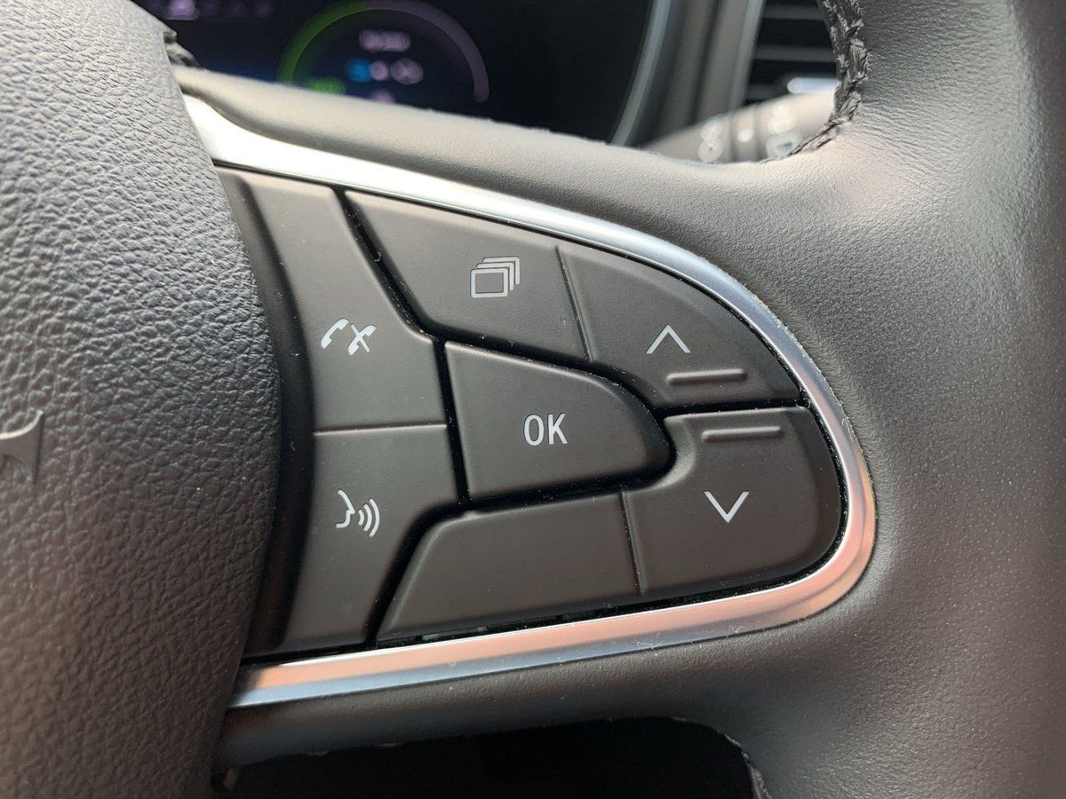 Renault Megane Grandtour ZEN E-TECH Plug-in - Samsaru's Car Outlet