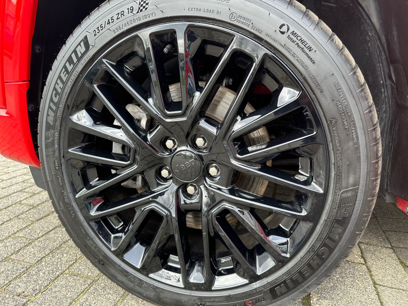 Jeep CompassS Plug-In Hybrid 4WD 8-fach Bereifung AHK