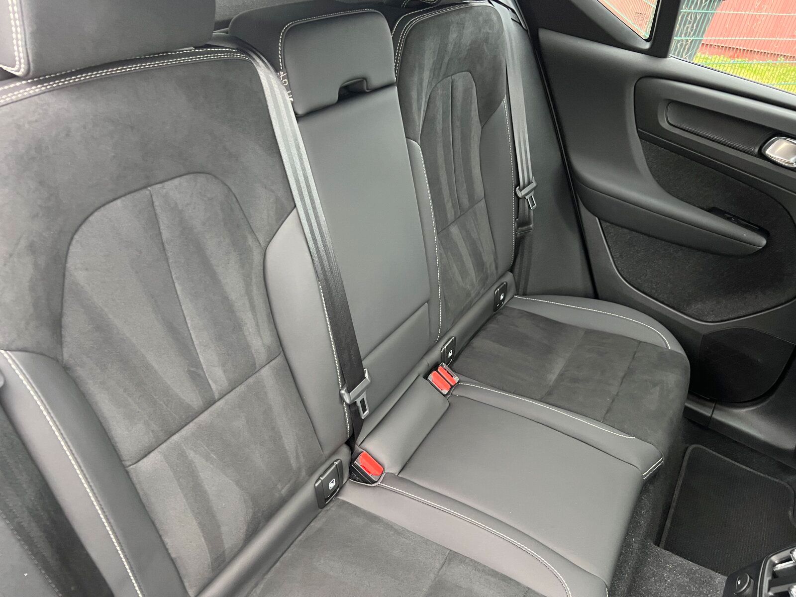 Volvo XC40 T4 Ultimate Dark AHK|PANO|CONNECT|LED|