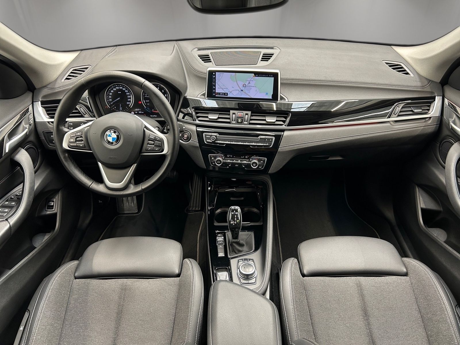 BMW X1 xDrive20i Sport Line - Samsaru's Car Outlet