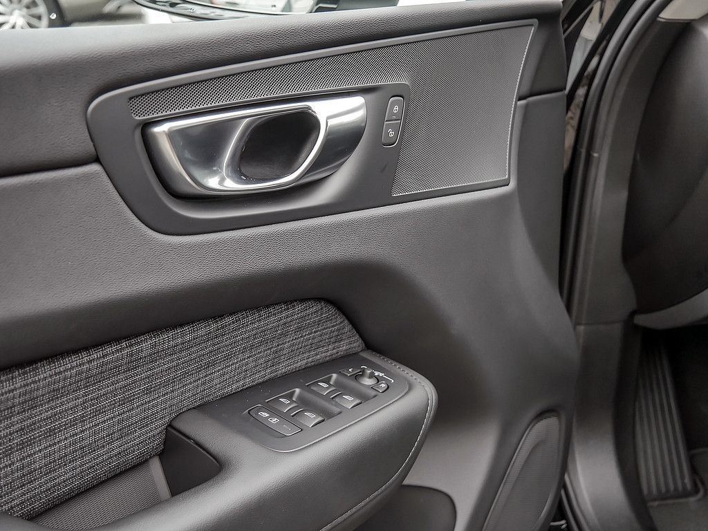 Volvo XC60 2.0 Core Recharge Plug-In Hybrid AWD