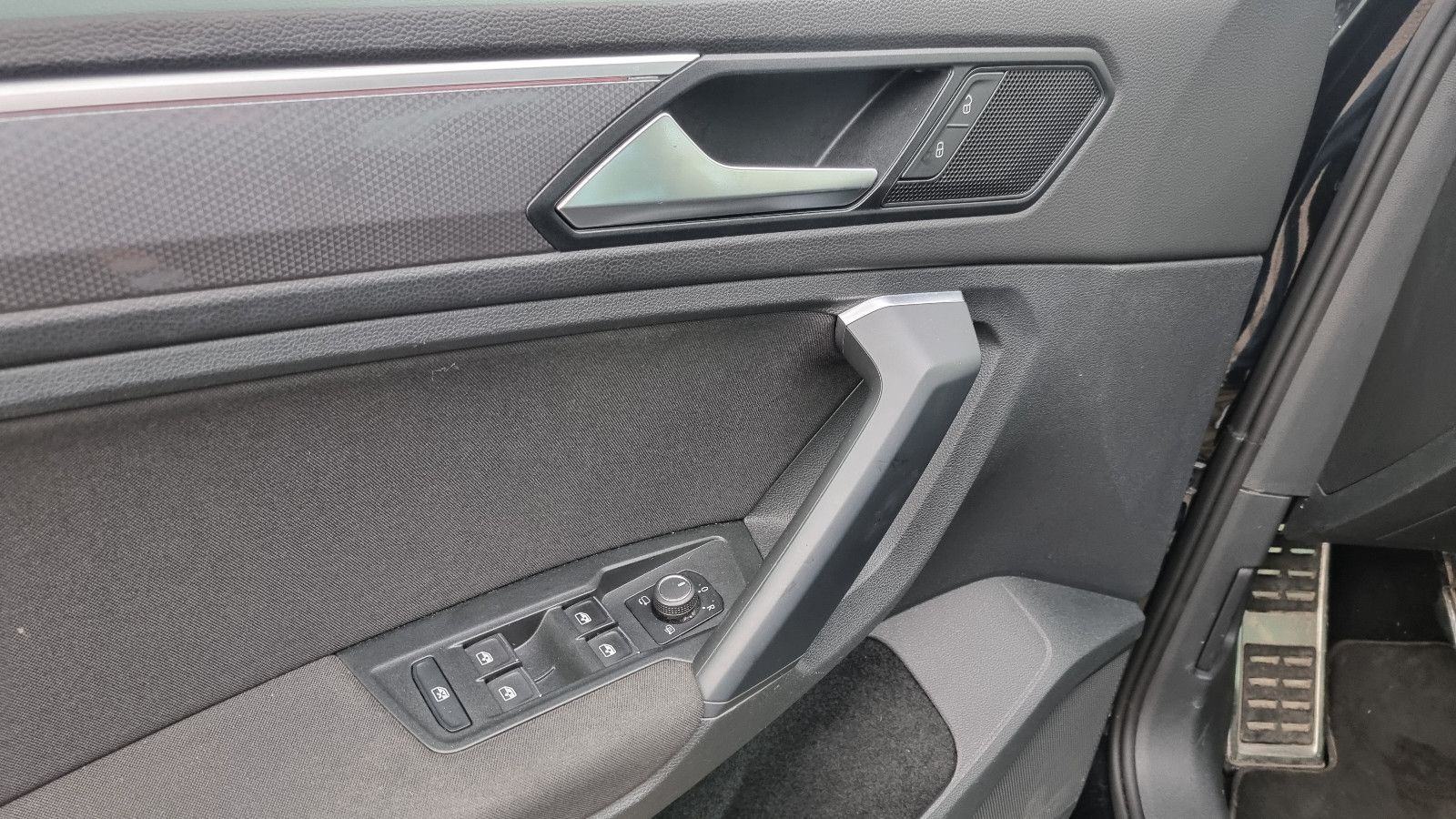 Volkswagen Tiguan Acti - Samsaru's Car Outlet