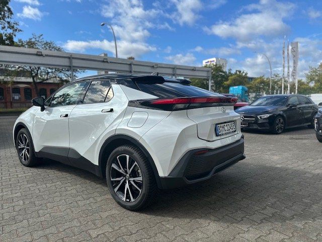 Toyota C-HR 2,0l Plug-In Hybrid 4x2 Black&White