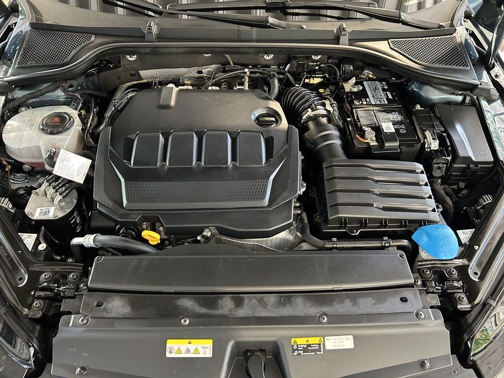 Skoda Octavia Combi 2.0 TDI DSG Style - Samsaru's Car Outlet