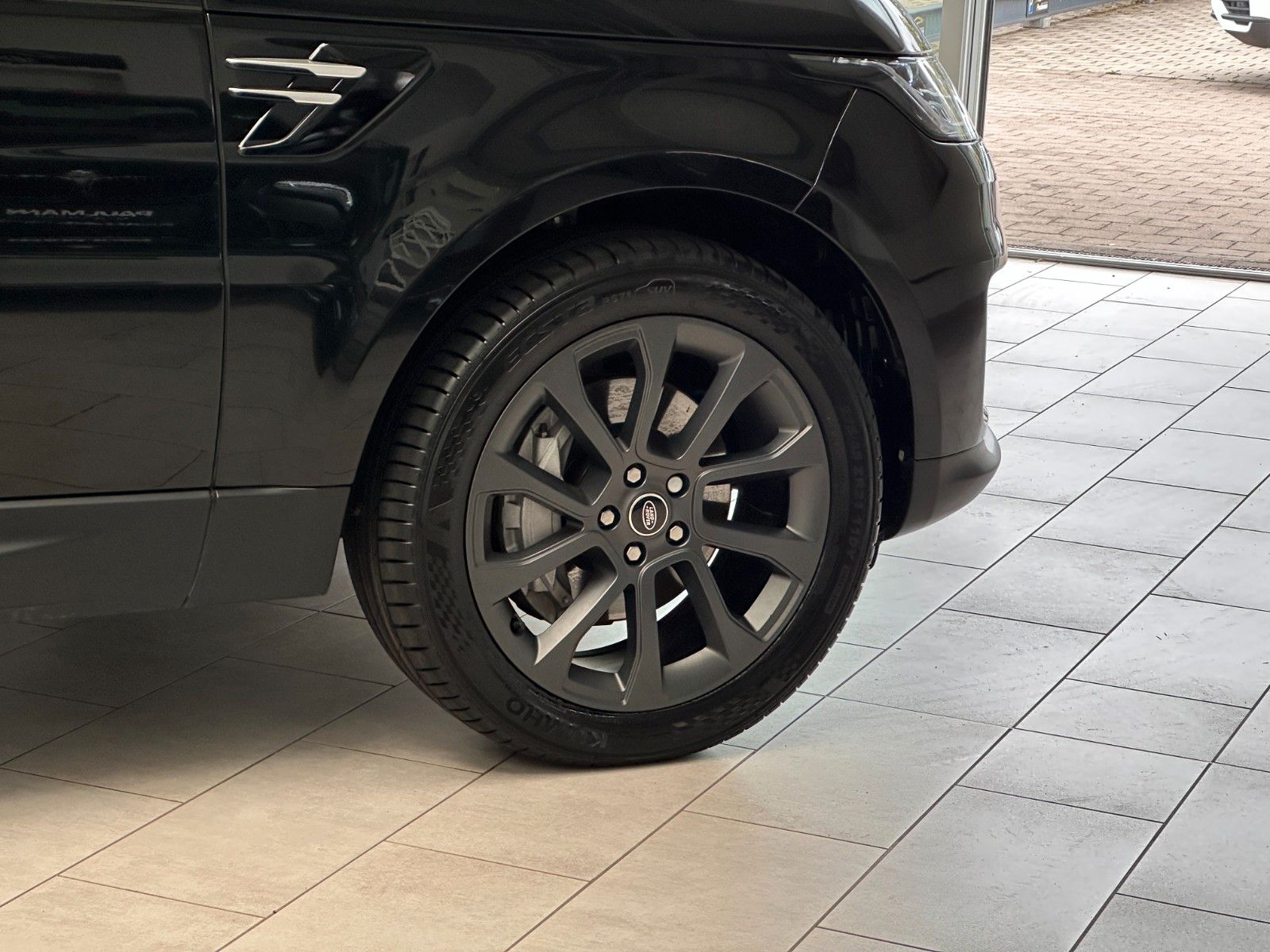 Range Rover Sport D250 S - Samsaru's Car Outlet