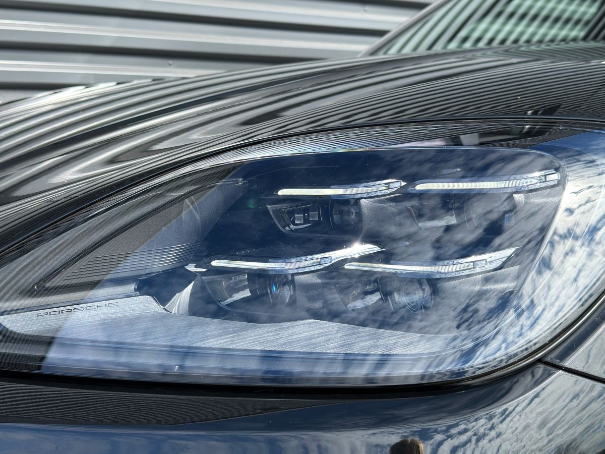 Porsche Cayenne E-Hybrid | Panorama | AHK | Luftfederung