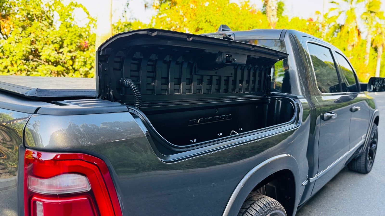 Dodge LIMITED*CLEAN-CARFAX*HEADUP*LUFT*RAMBOX*360°KAME