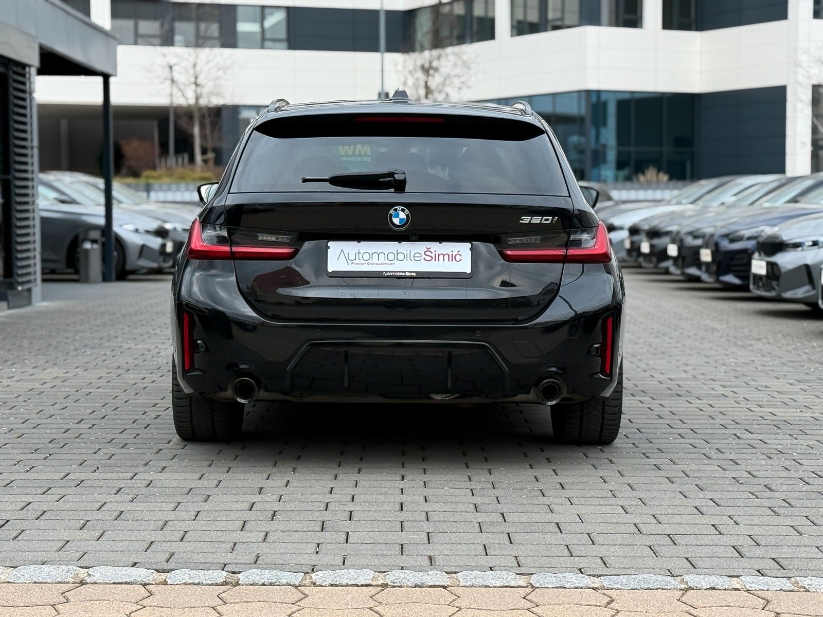 BMW 320i M Sport 18" HuD AHK ACC 360° hifi LED+