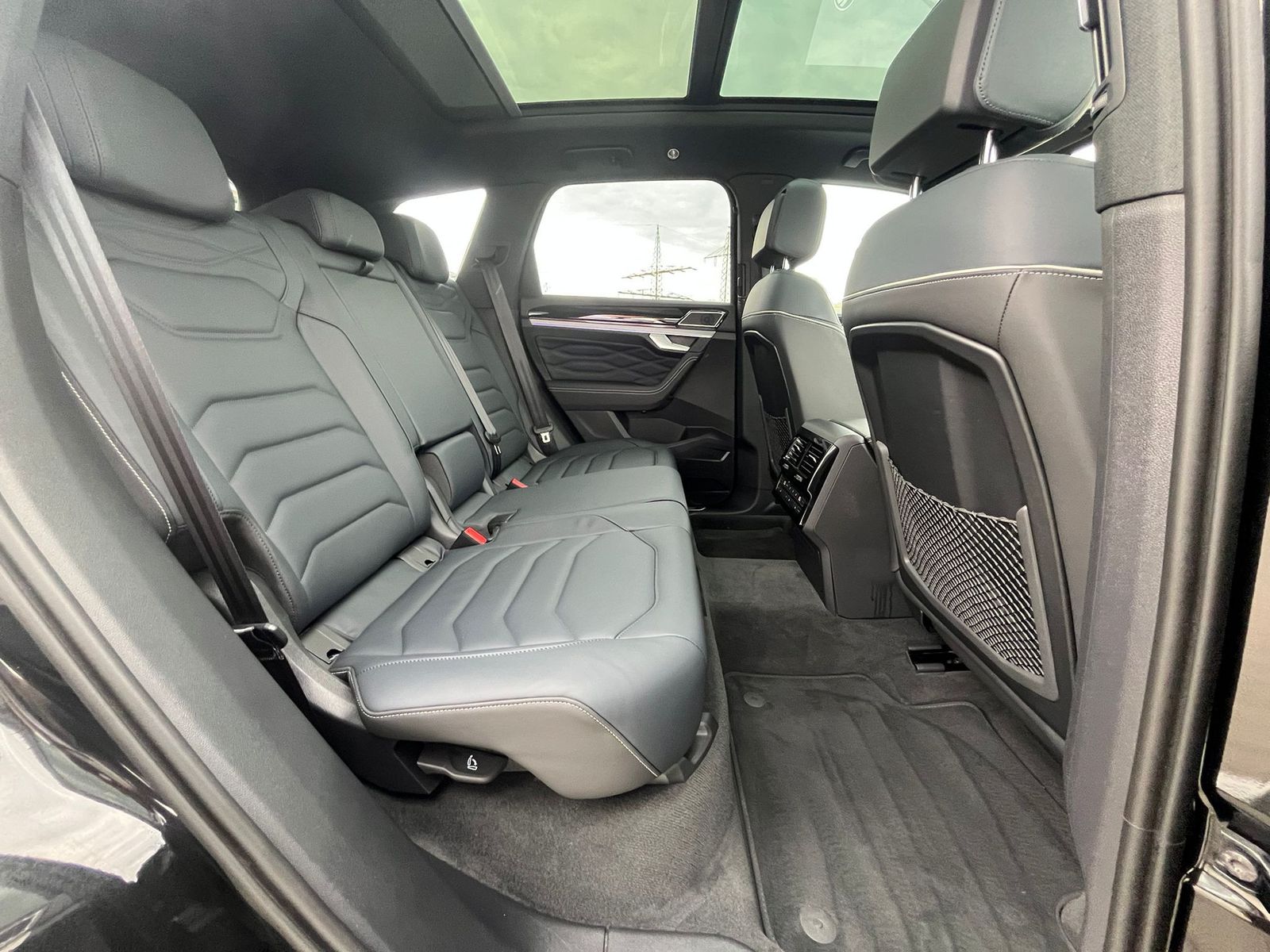 Volkswagen Touareg 3.0TDI 4M R-Line VOLL Black 22" UPE 114T