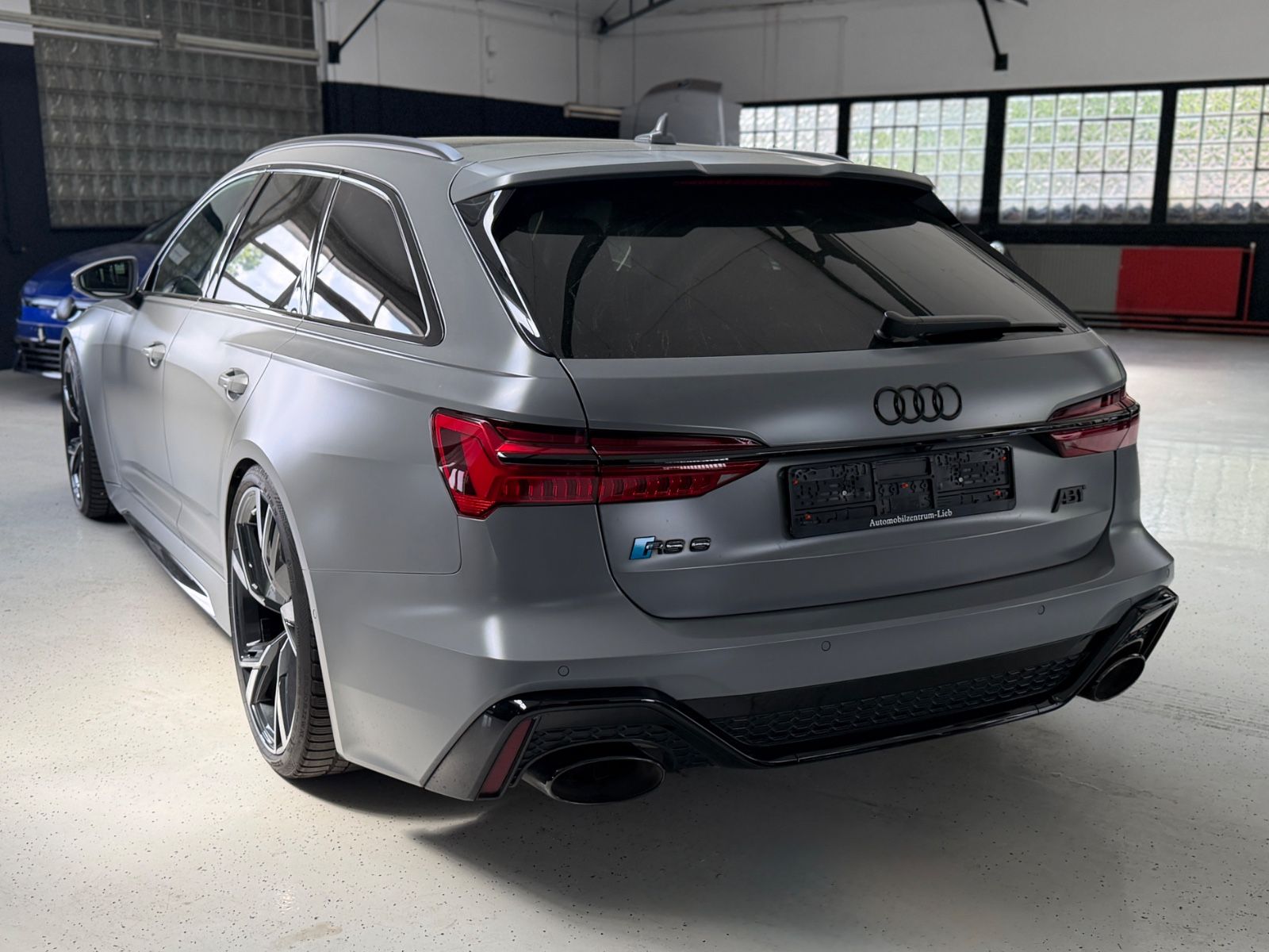 Audi RS6 Avant 4.0 TFSI/Quattro/Keramik/22Zoll/AHK