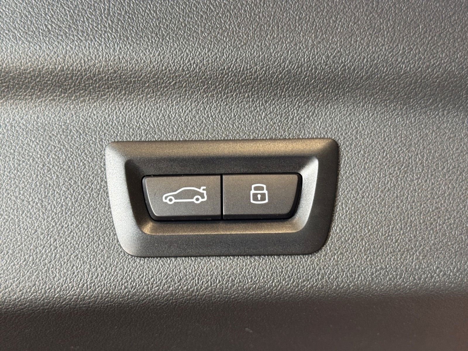 BMW X1 23d xDrive xLine - Samsaru's Car Outlet