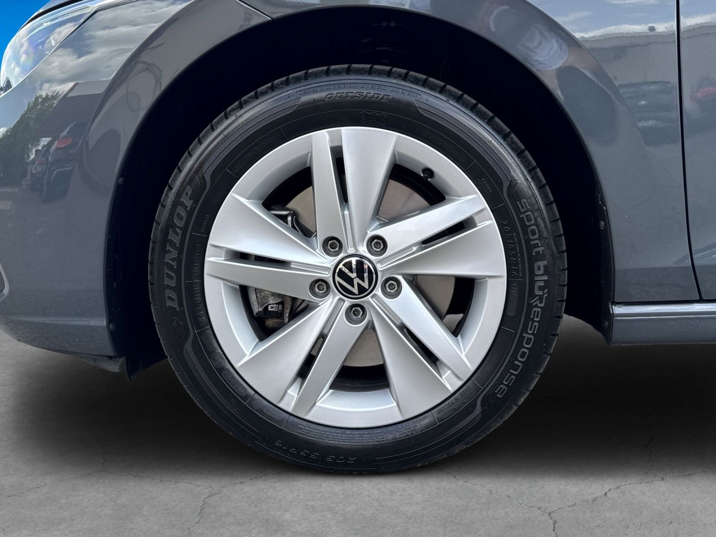Volkswagen Golf Variant 8 2.0 TDI DSG Life - Samsaru's Car Outlet