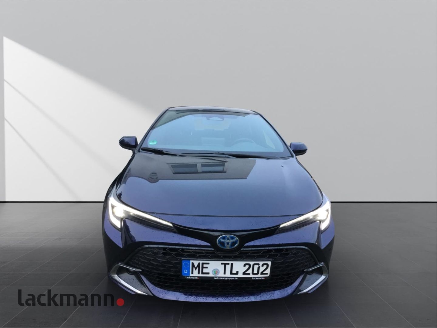Toyota Corolla 1.8 Hybrid - Samsaru's Car Outlet