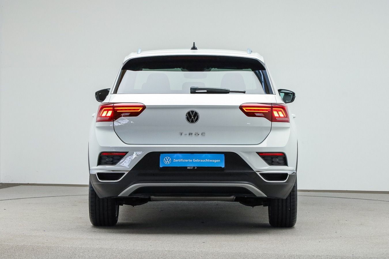 Volkswagen T-Roc 1.5 TSI DSG SPORT - Samsaru's Car Outlet