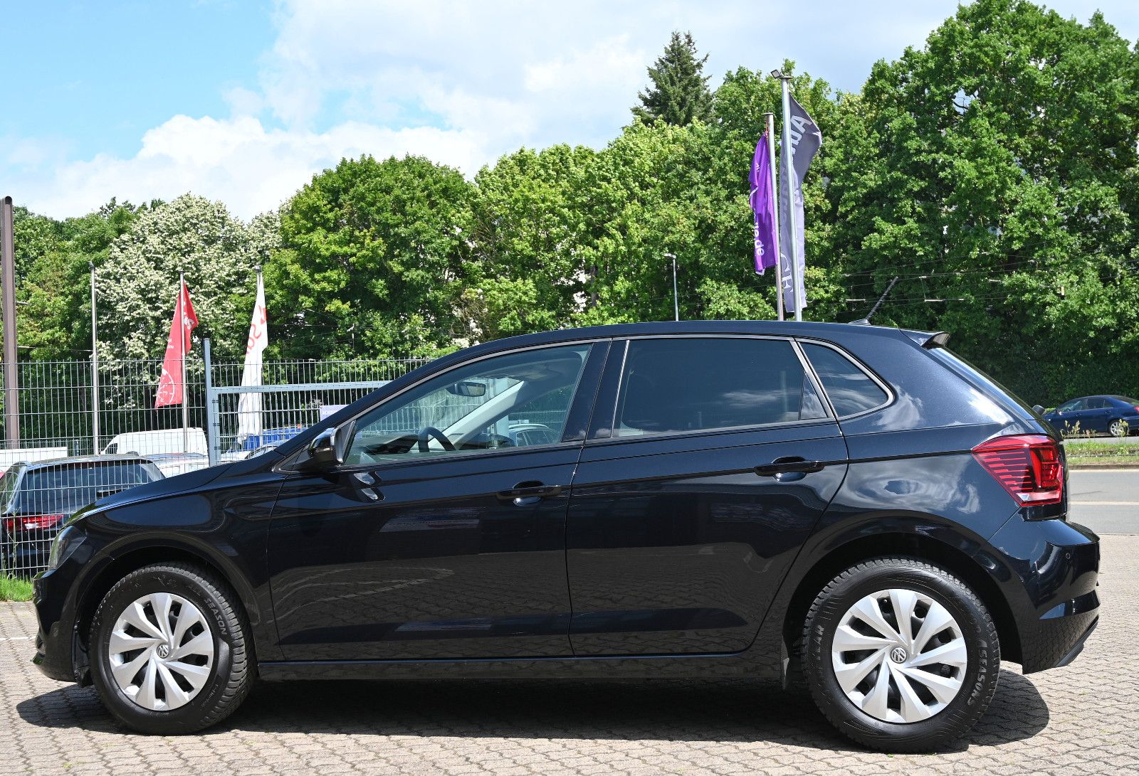 Volkswagen Polo VI 1.0 TSI Comfortline - Samsaru's Car Outlet