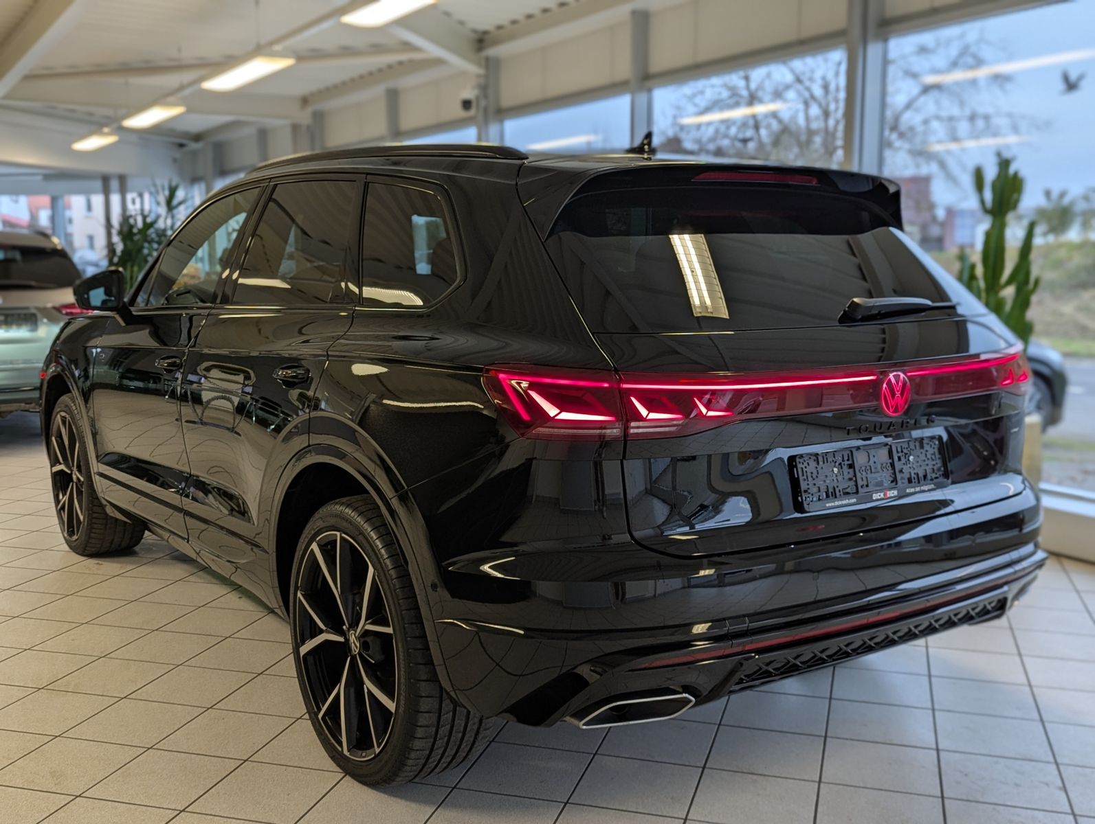 Volkswagen Touareg 3.0TDI 4M R-Line VOLL Black 22" UPE 114T