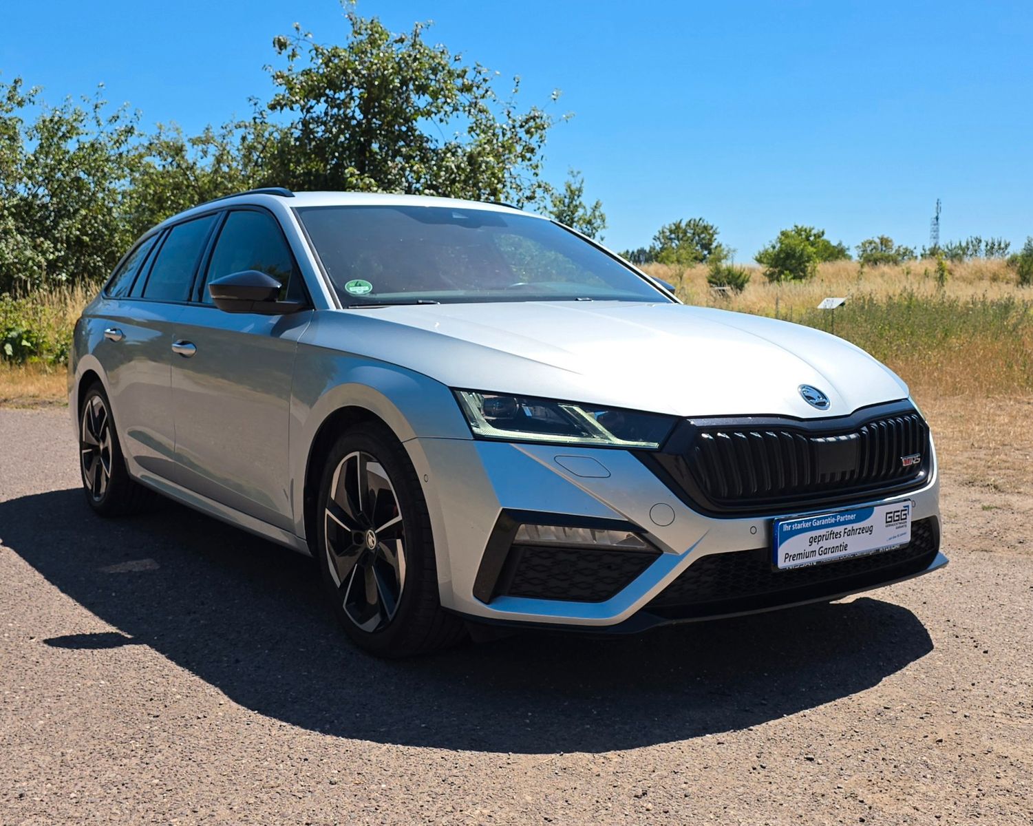 Skoda Octavia Combi RS First Edition - Samsaru's Car Outlet
