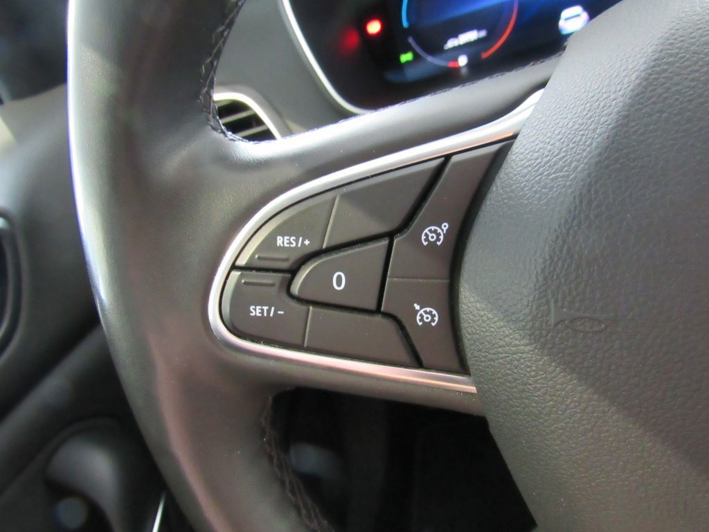 Renault Megane Grandtour ZEN E-TECH Plug-in - Samsaru's Car Outlet