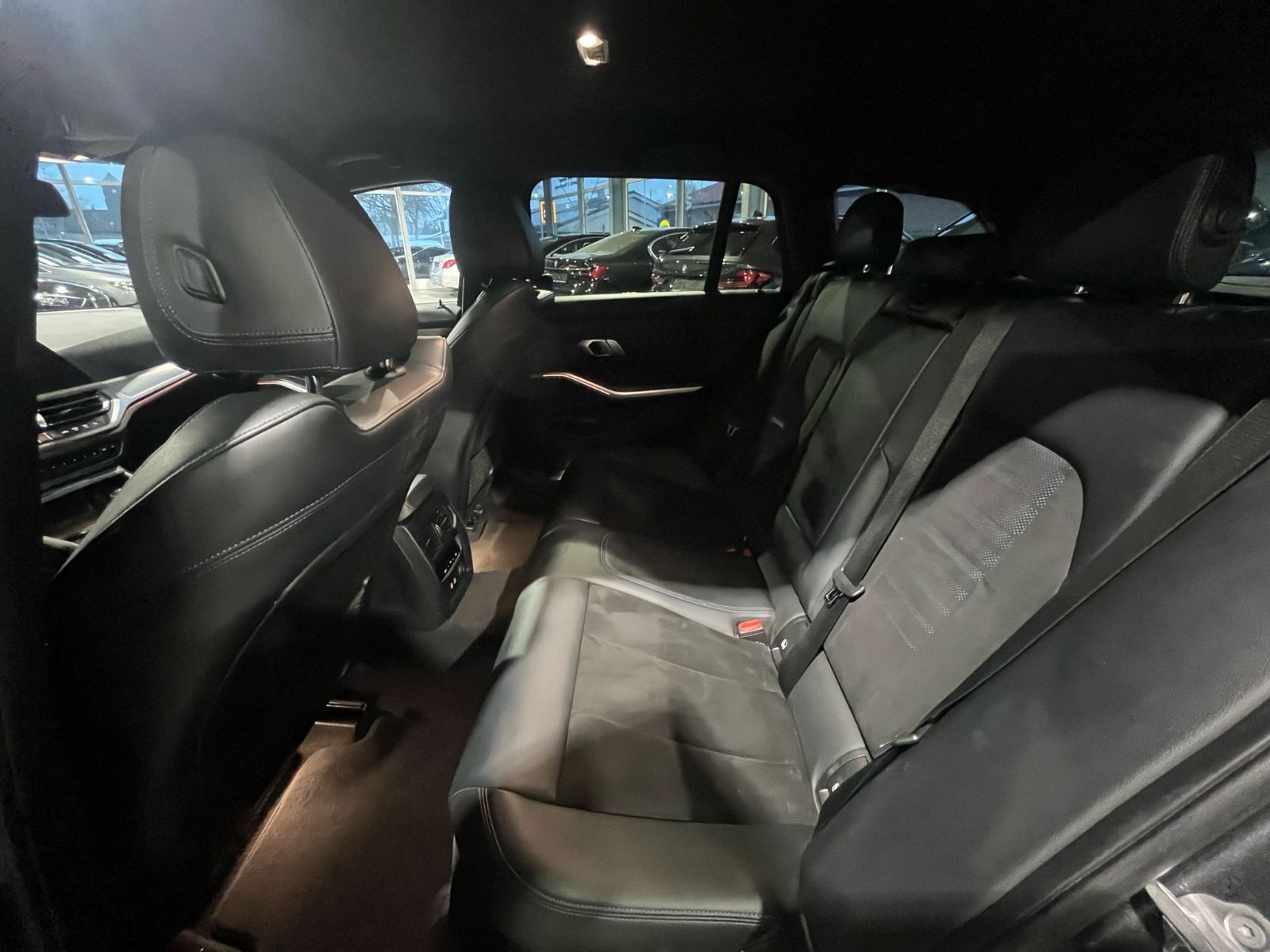 BMW 330 i Touring M Sport - Samsaru's Car Outlet