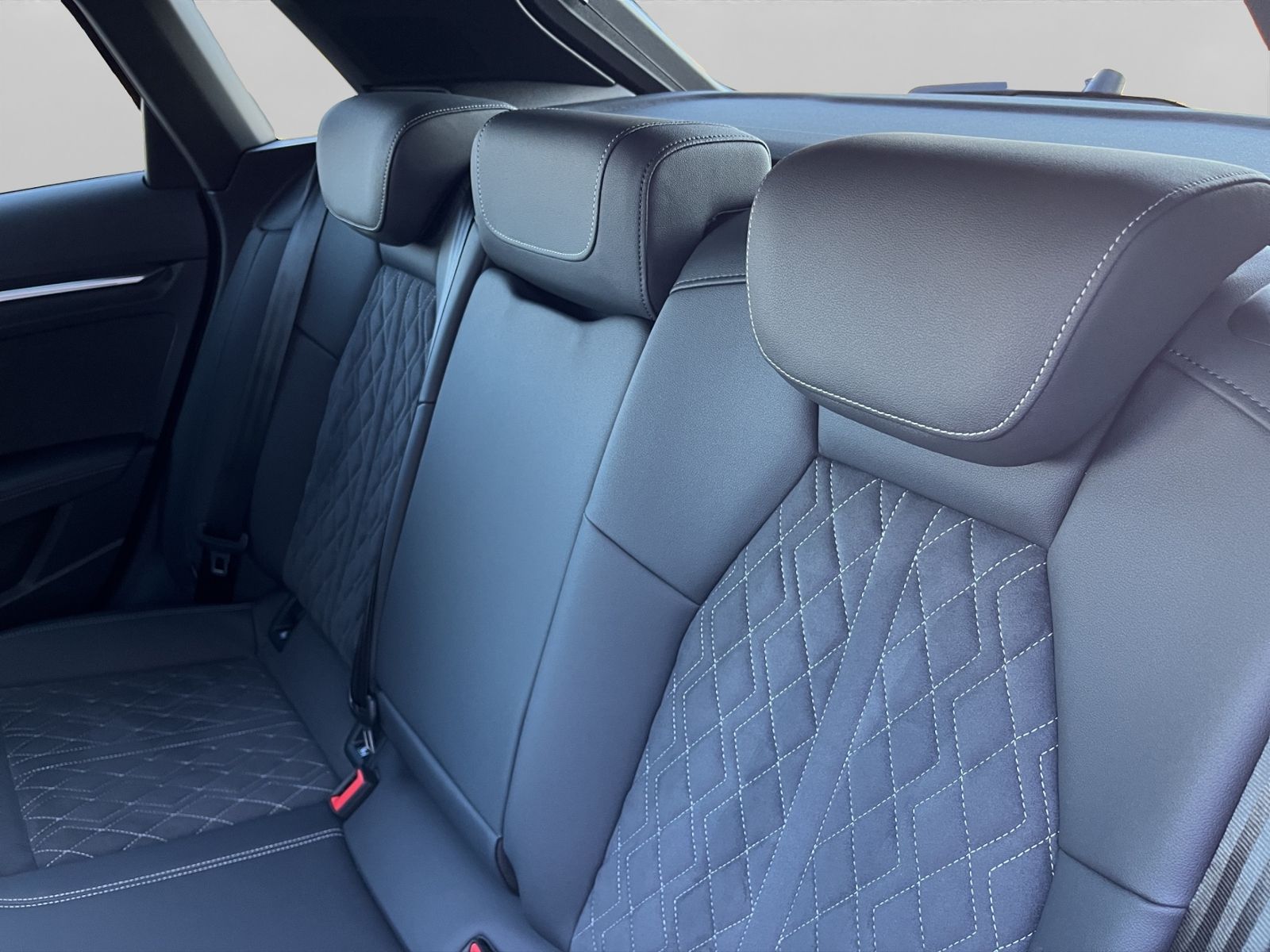 Audi A3 Sportback 35 TDI S-LINE - Samsaru's Car Outlet