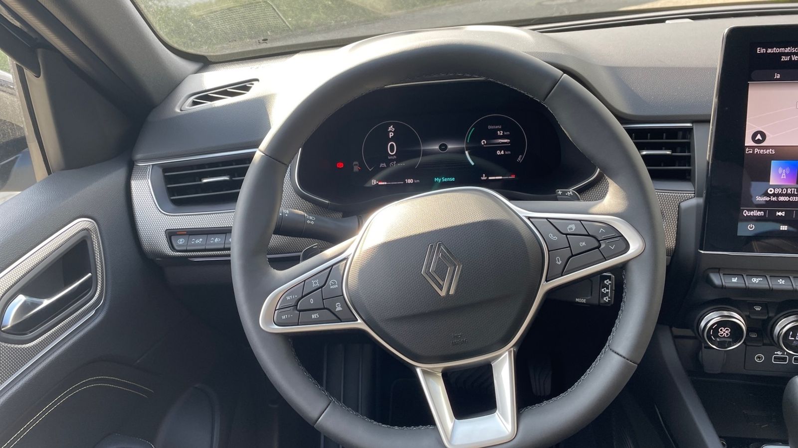 Renault Arkana TECHNO Mild Hybrid - Samsaru's Car Outlet