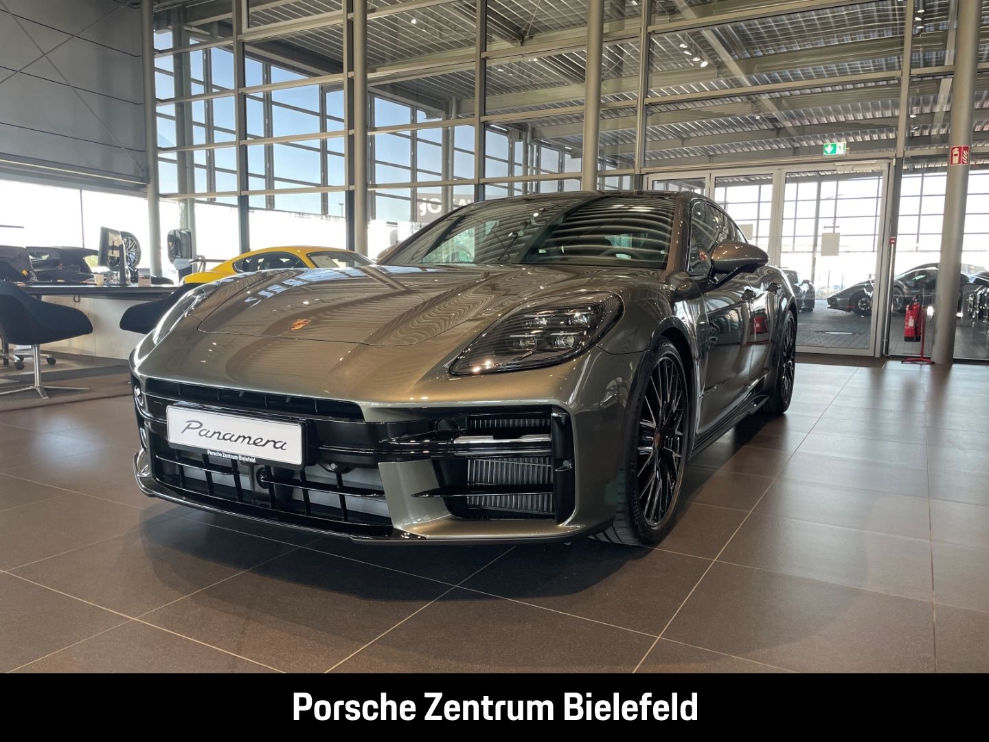 Porsche Panamera 4S E-Hybrid Surround-View Luftfederung