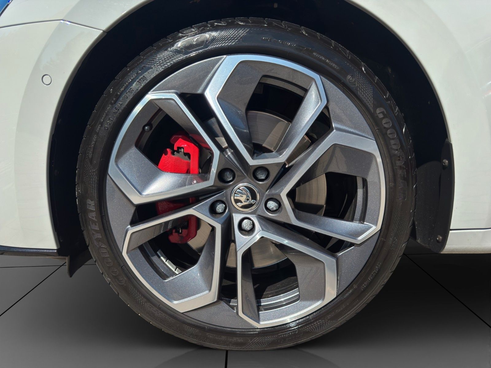 Skoda Octavia Combi RS - Samsaru's Car Outlet