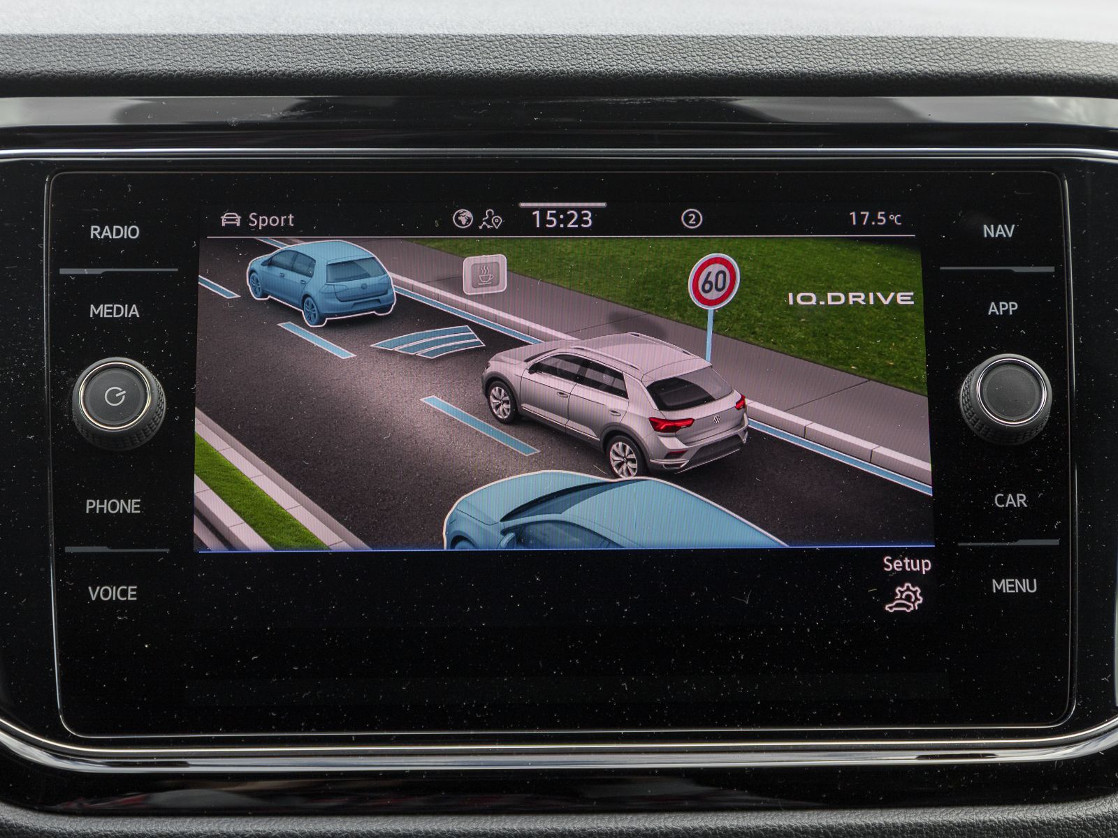 Volkswagen T-Roc 1.5 TSI SPORT BLACK - Samsaru's Car Outlet
