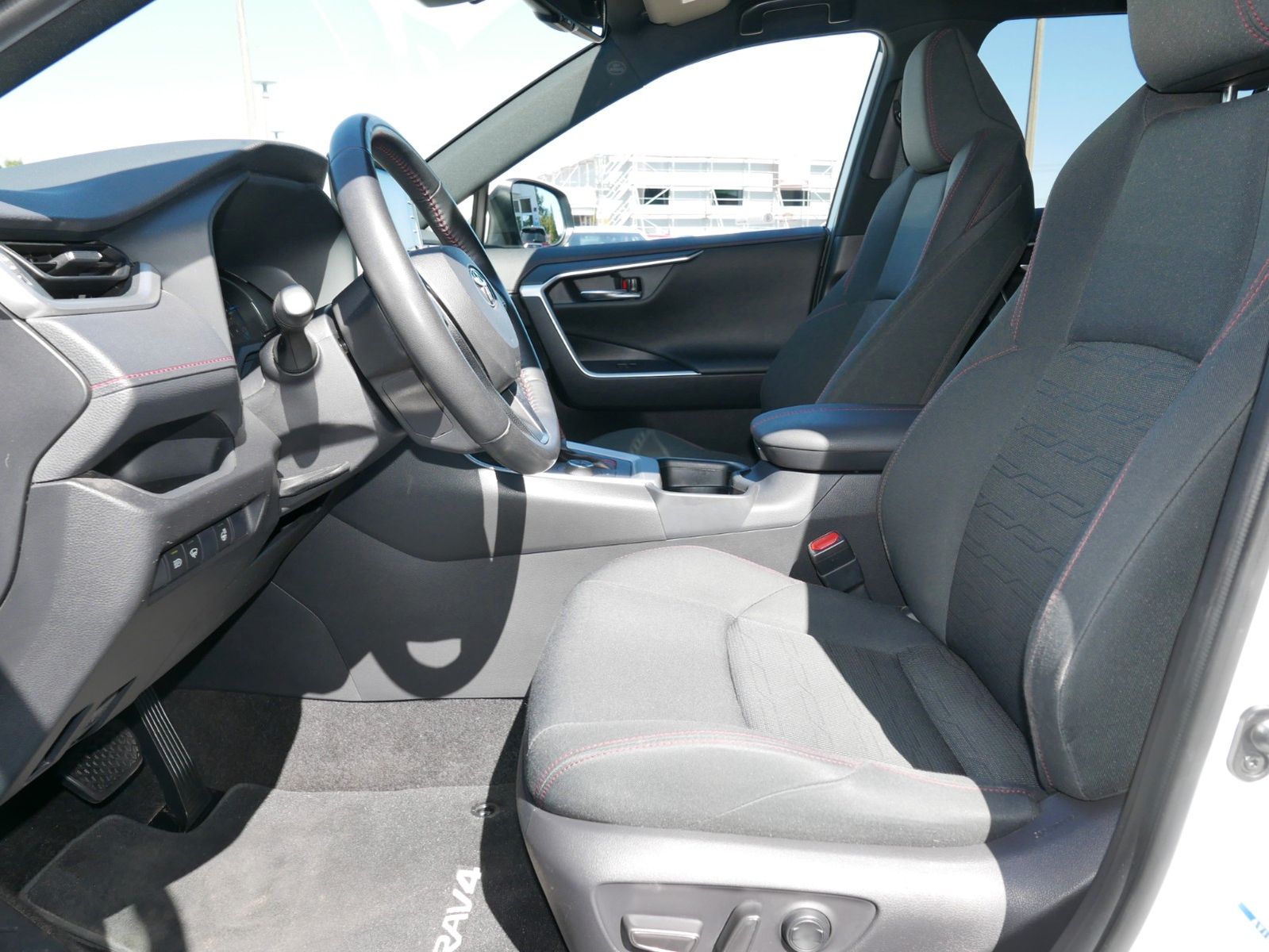 Toyota RAV 4 Plug-in Hybrid 4x4 - Samsaru's Car Outlet