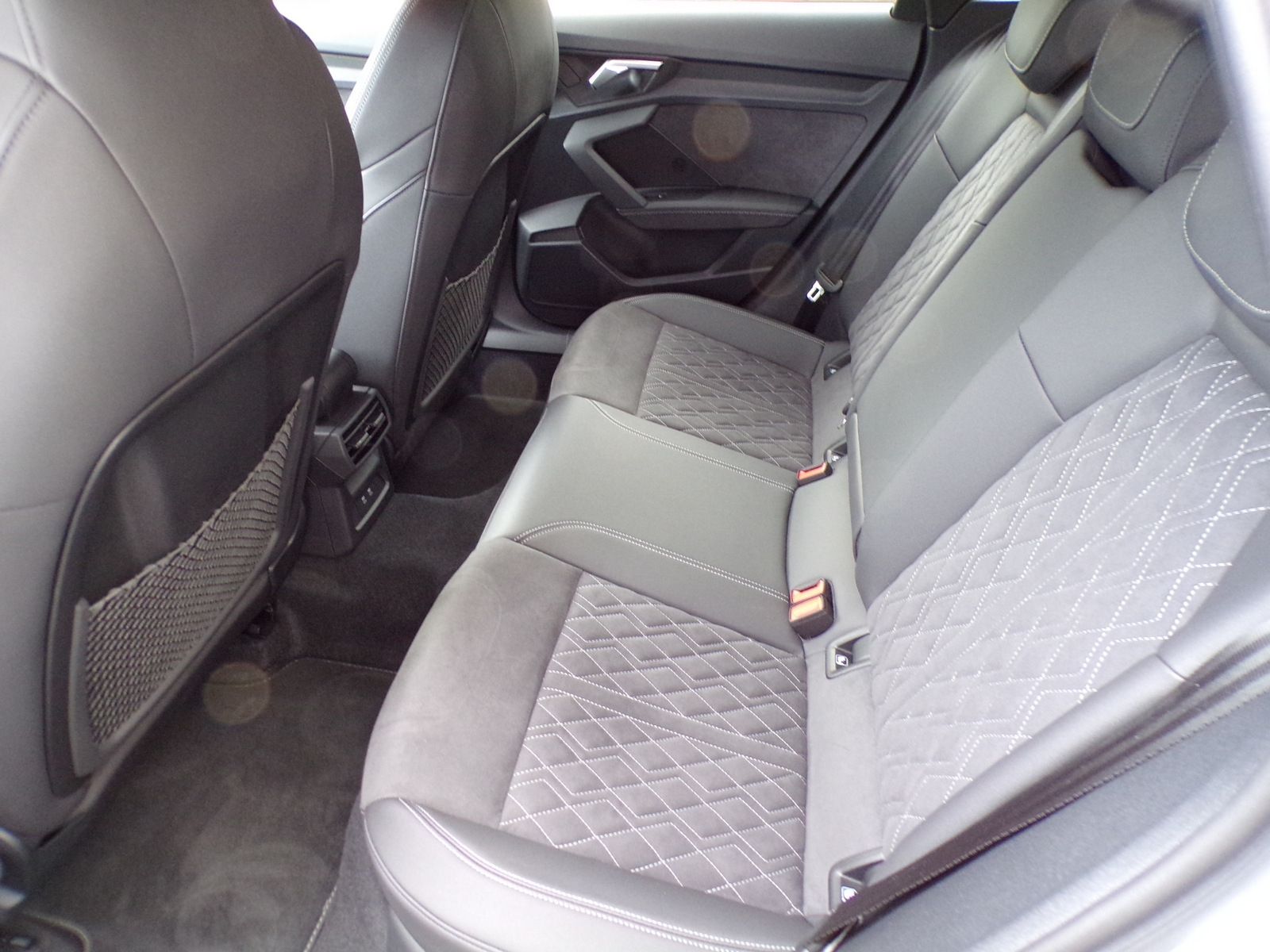 Audi A3 SPORTBACK 35 TFSI S-Line - Samsaru's Car Outlet