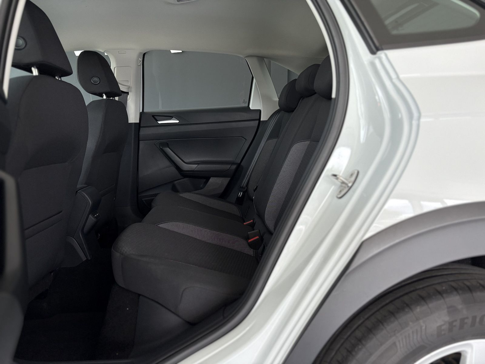 Volkswagen Taigo 1.0 TSI Life - Samsaru's Car Outlet