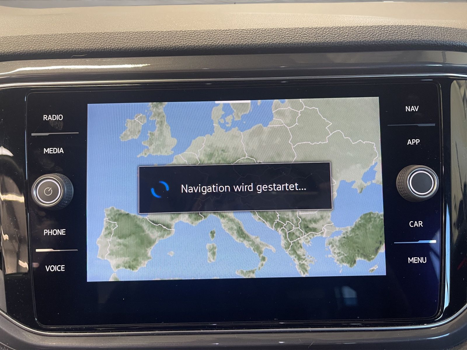 Volkswagen T-Roc 2.0 TDI Sport - Samsaru's Car Outlet