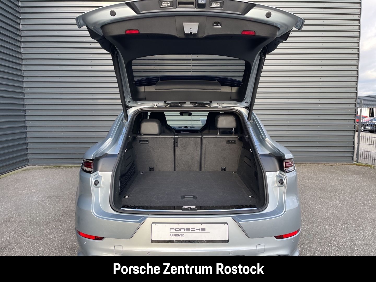 Porsche Cayenne E-Hybrid Coupe Sportabgas LED-Matrix