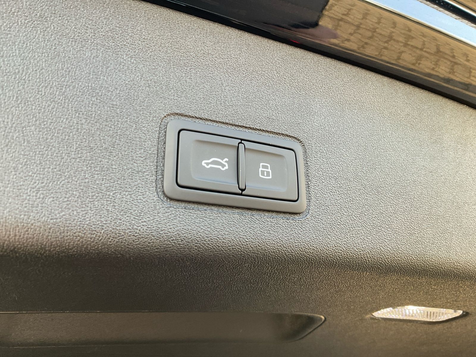 Audi Q3 SUV e-hybrid 2x S line MATRIX AHK HUD SONOS