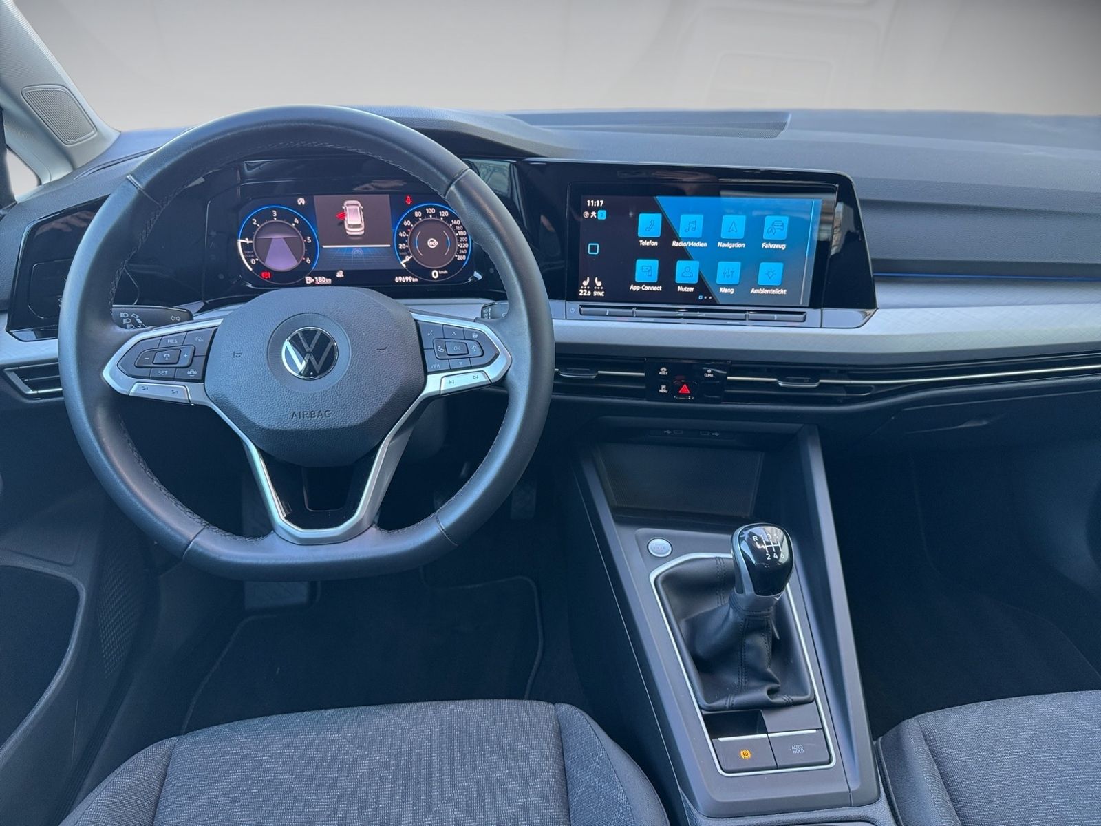 Volkswagen Golf VIII Variant 2.0 TDI - Samsaru's Car Outlet