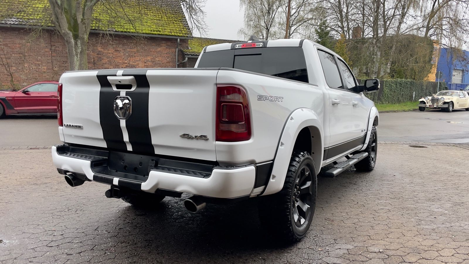 Dodge V8*4X4*OFF-ROAD*LARAMIE/SPORT*LED*AHK*GARANTE*