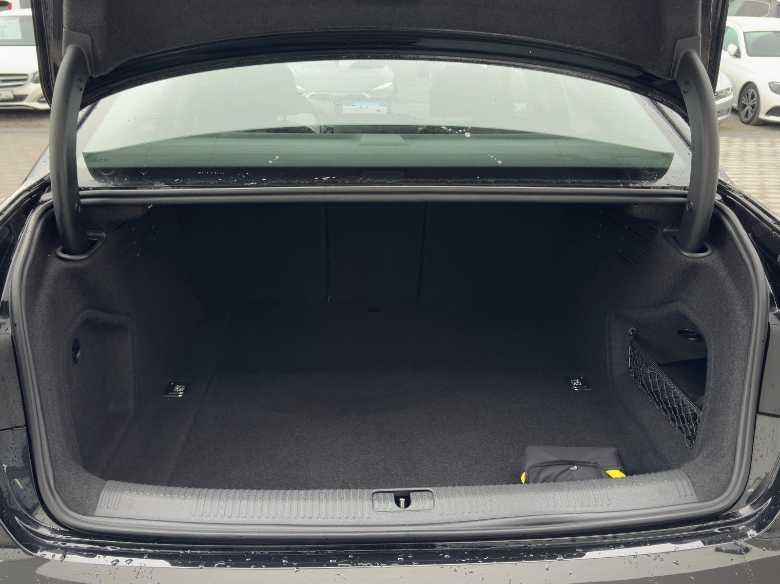 Audi A4 Lim. 40 TDI quattro S-Tr. - Samsaru's Car Outlet