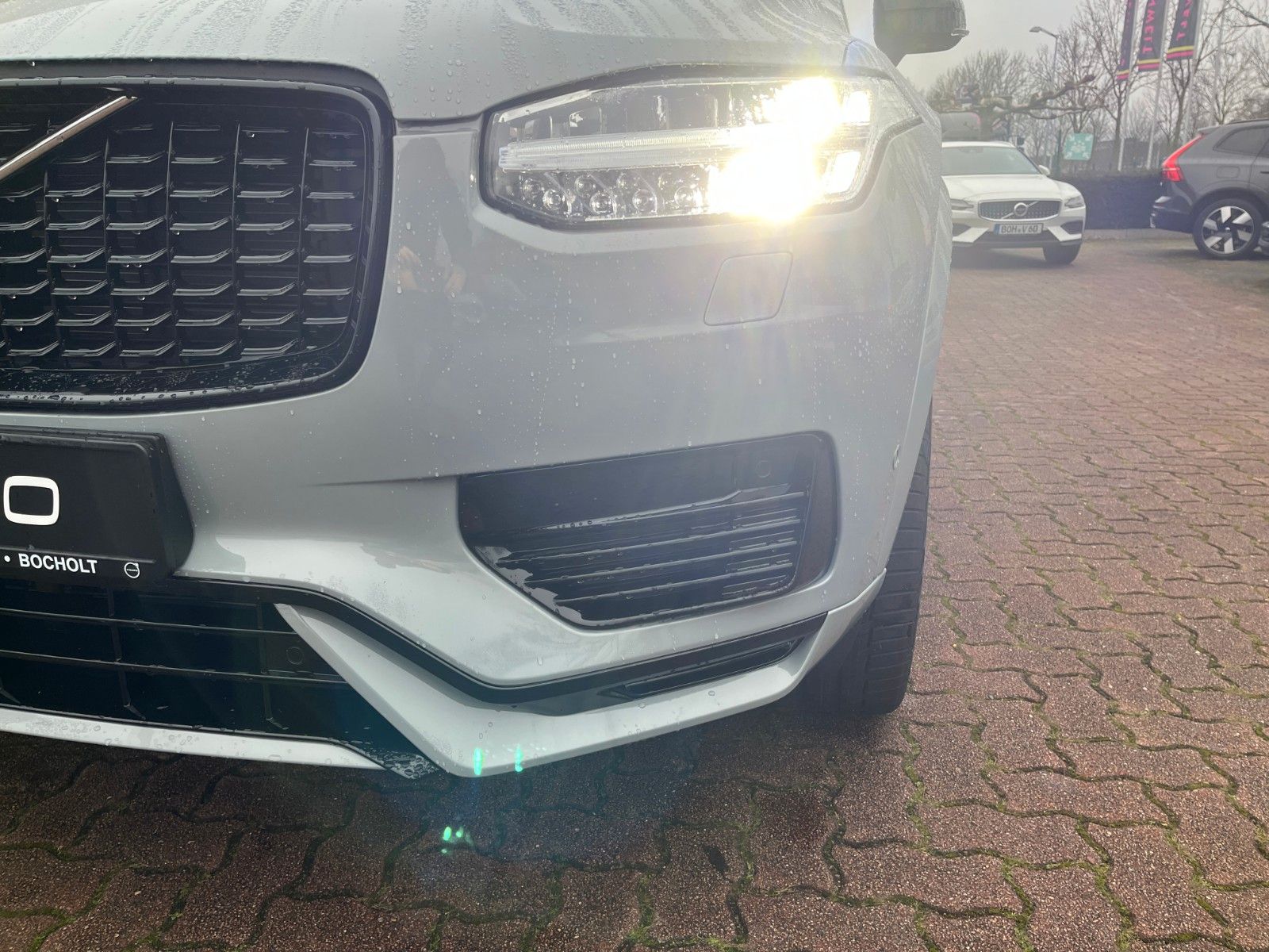 Volvo XC90 T8 Ultra Dark Plug-In AWD - Samsaru's Car Outlet