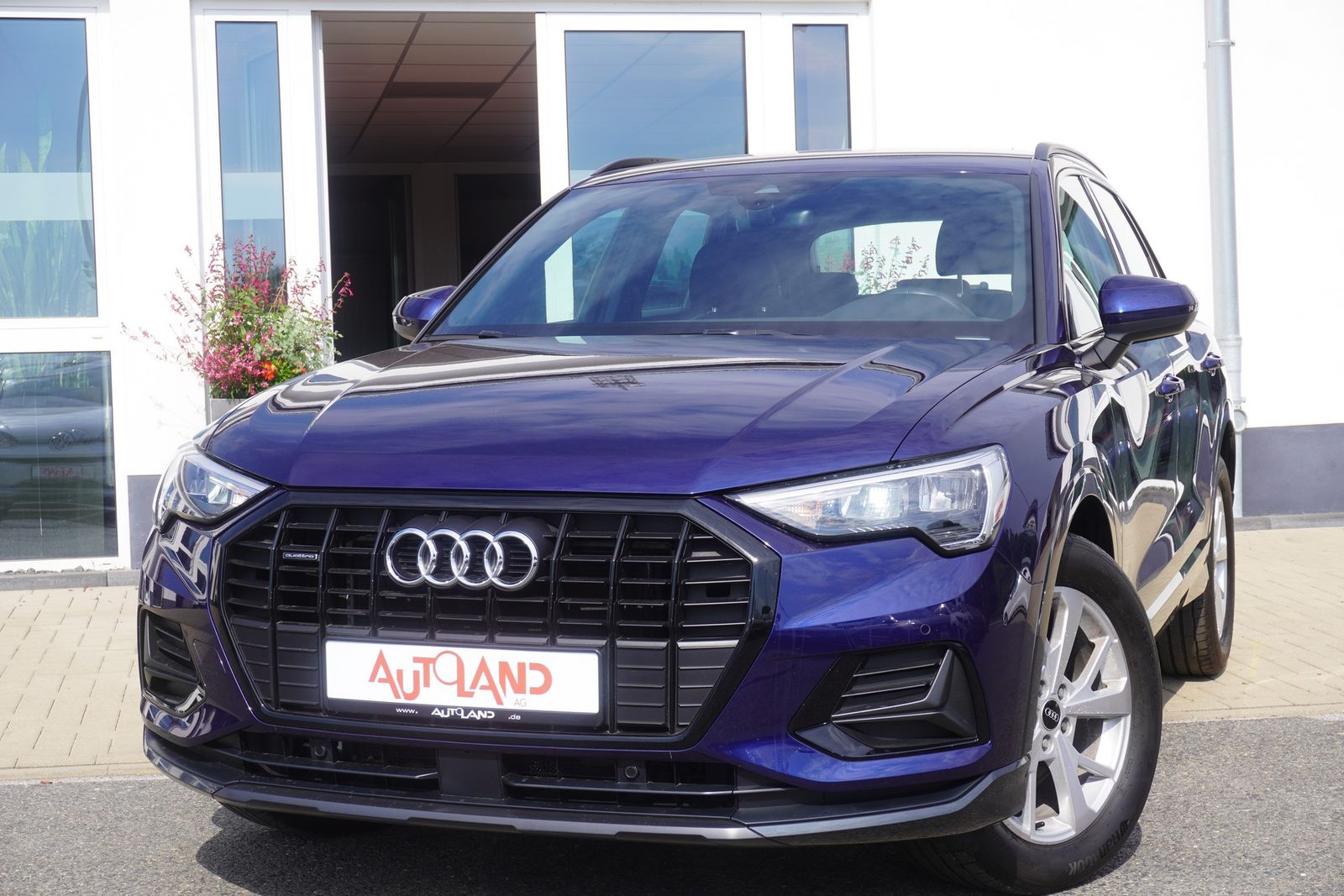 Audi Q3 35 TDI quattro advanced - Samsaru's Car Outlet