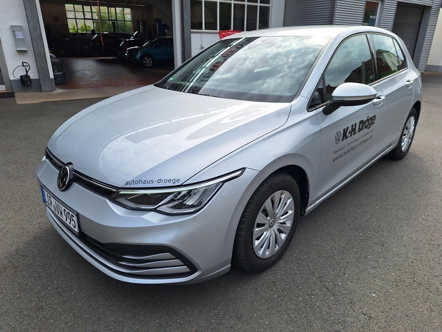 Volkswagen Golf 1.0 TSI - Samsaru's Car Outlet