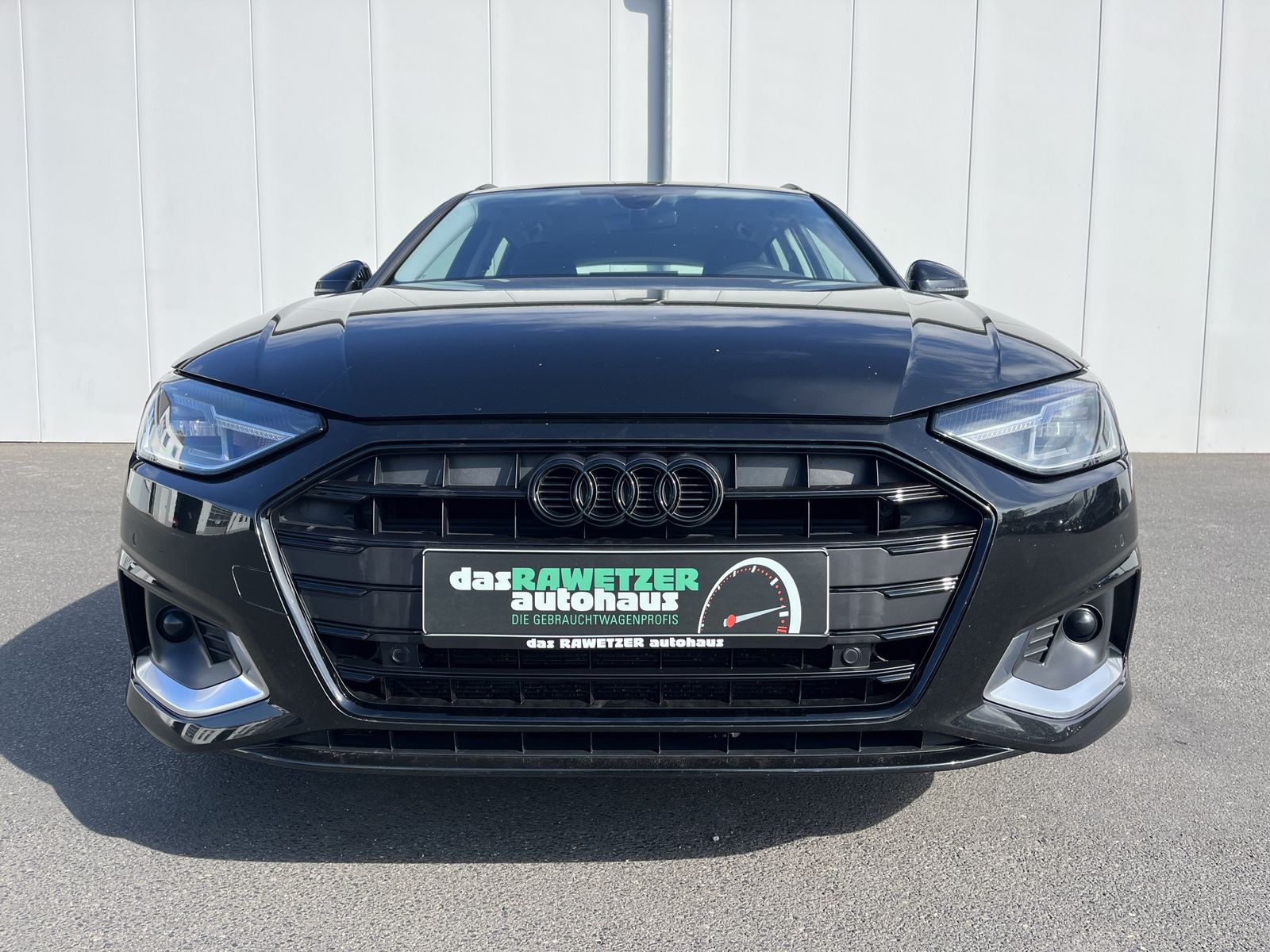 Audi A4 Avant 35 TDI S tronic advanced Blackline - Samsaru's Car Outlet