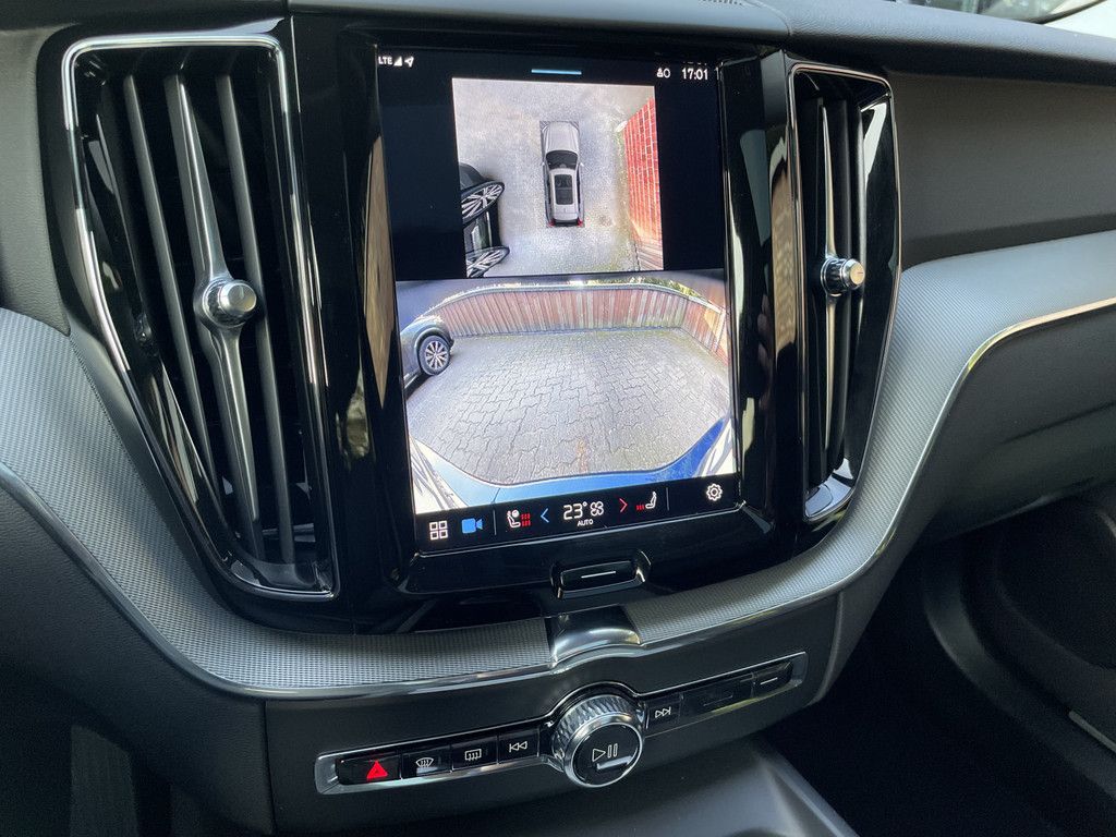 Volvo XC60 T6 Plus Dark Recharge Plug-In Hybrid AWD