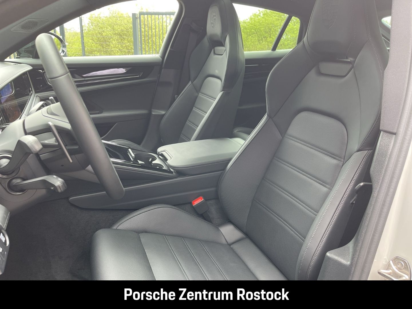 Porsche Panamera 4 E-Hybrid Active-Ride Burmester