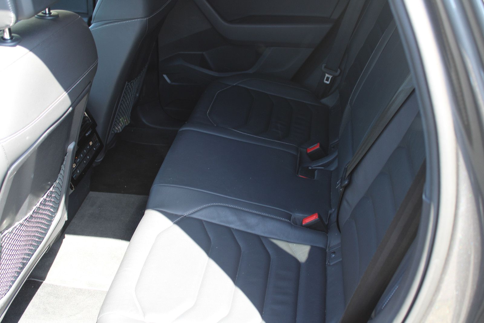 Volkswagen Touareg 3.0 TDI4Motion R-Line/Leder/LED/ACC/AHK