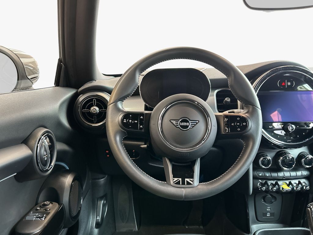 MINI Cooper SE MINI Yours Trim - Samsaru's Car Outlet